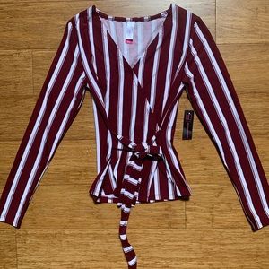 Long sleeve top with front tie